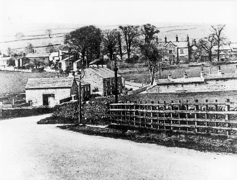 Bridge End c1935.JPG - Bridge End and Vicarage around 1935.   Taken from near the Knowles Cottages. 